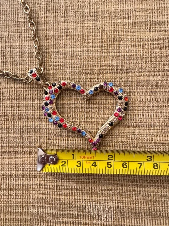 Chunky Gold Tone Rhinestone Heart Pendant Necklace - Picture 5 of 6